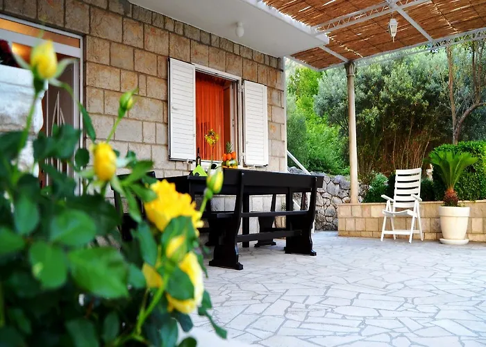 Lina Villa Brsečine