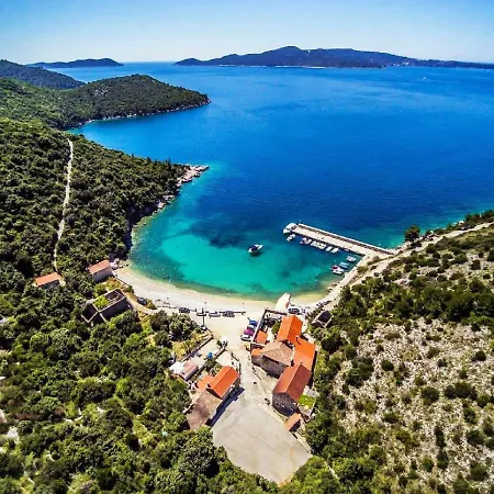 Lina Villa Brsečine