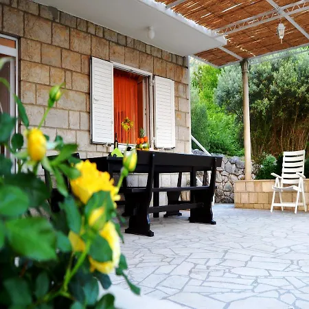 Lina Villa Brsečine